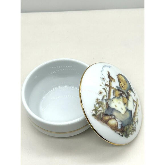 M.J.‎ Hummel Trinket Dish, Jar w/ Lid. Porcelain "He Loves Me" SKU GAR249 - Picture 2 of 5